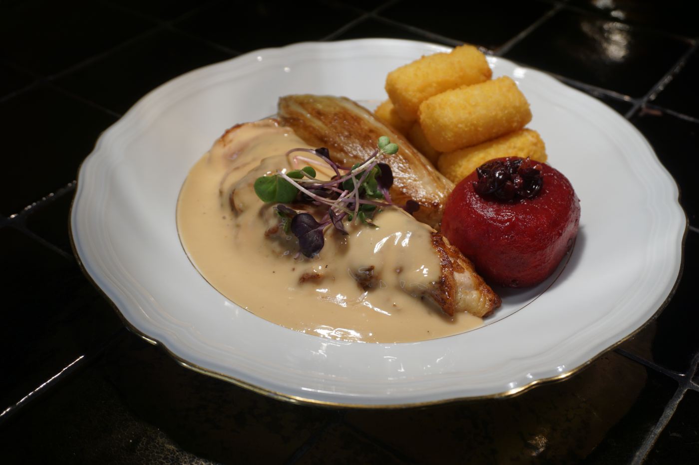 fazantfilet-fine-champagne-gevulde-appel-witloof-kroketjes